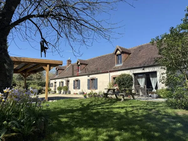 LONGERE RENOVEE 4 CHAMBRES PROCHE LA FERTE-BERNARD