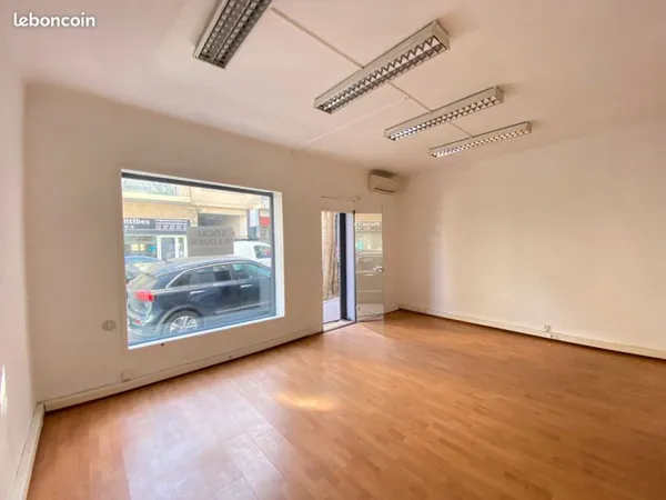 Local Commercial centre Antibes 30m2
