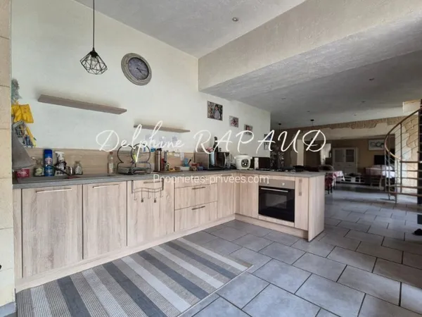 Maison 9 pièces 205 m²