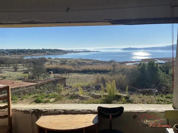 La Nautique ! propriété de 26500 avec maisons à rénover et d