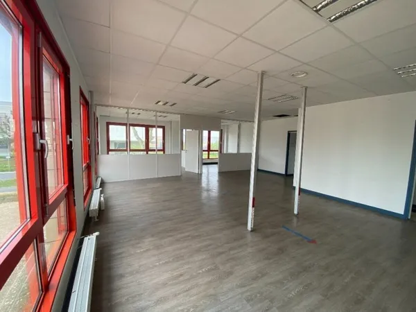 A LOUER - BUREAUX
