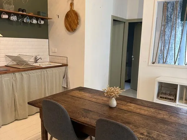 Appartement rue Alary - place de parking + cour privée