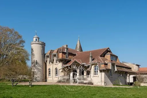 Château 600 m²