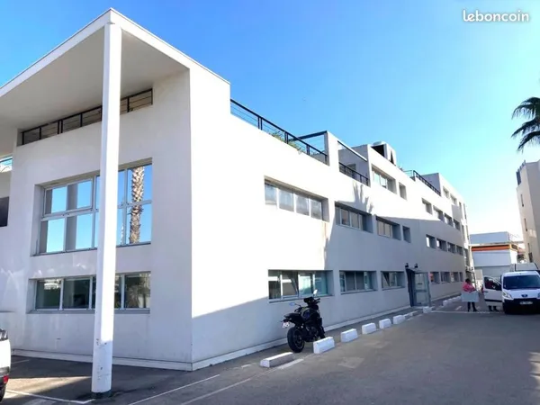 Bureaux 87 m² Cannes