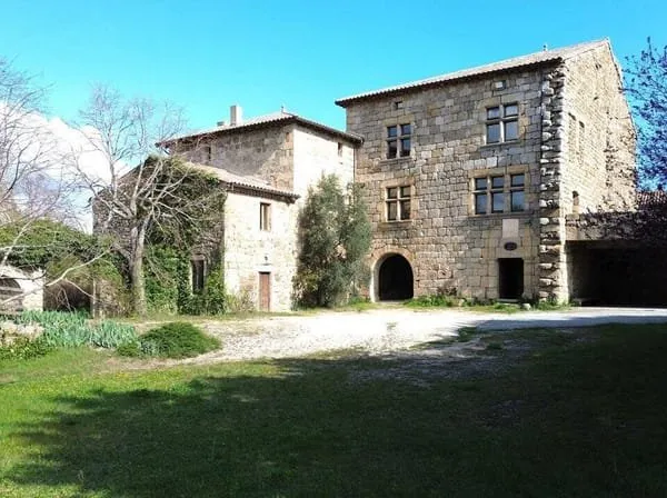 Maison 18 pièces 660 m²