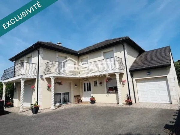 Maison 7 pièces 222 m²