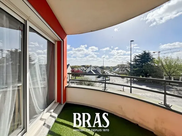 ROUTE DE SAINTE LUCE - T4 avec garage et balcon