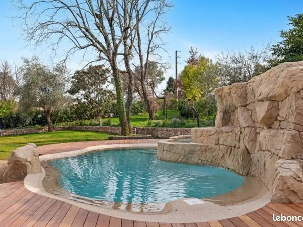 Maison 210 m2 avec piscine exceptionnelle