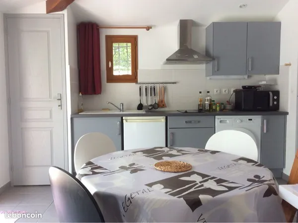 Studio meublé 30 m2 Château gombert