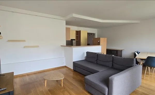 Appartement - 3ème étage - 90 m2 - 4 pièces - Meublé
