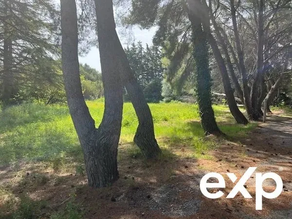 TERRAIN CONSTRUCTIBLE DE 614 m²