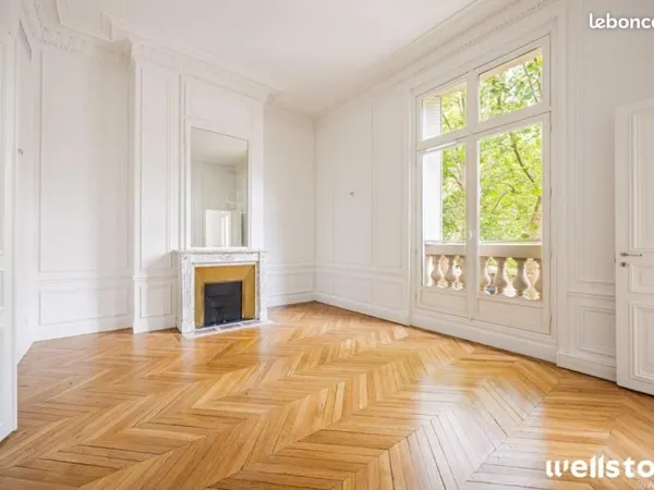 Bureau 114 m²