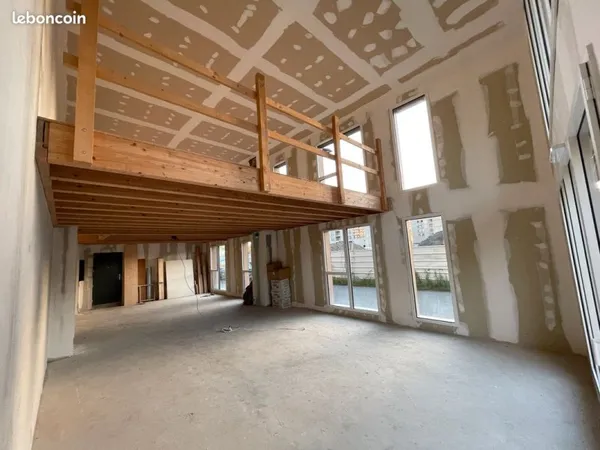 Local D'activité en Duplex brut 128 m² avec jardin - Quartier Brazza, Bordeaux
