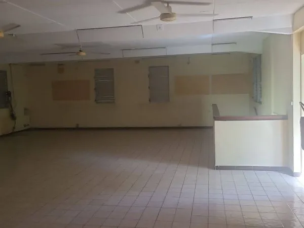 Local commercial 165 m²
