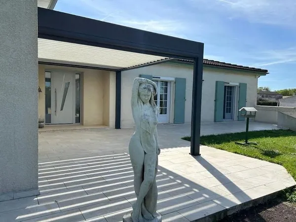 Maison 8 pièces 330 m²