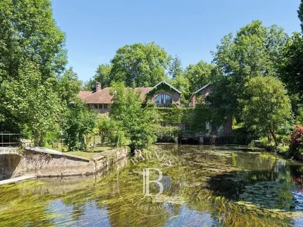 Sorel-Moussel (28) / Proche Anet - Ancien moulin - Parc de 3 hectares