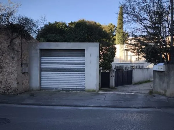 À vendre - Terrain constructible 998 m² - Marseille 12€