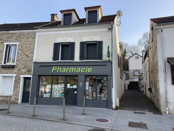 Ensemble murs commerciaux + appartement T4 en duplex