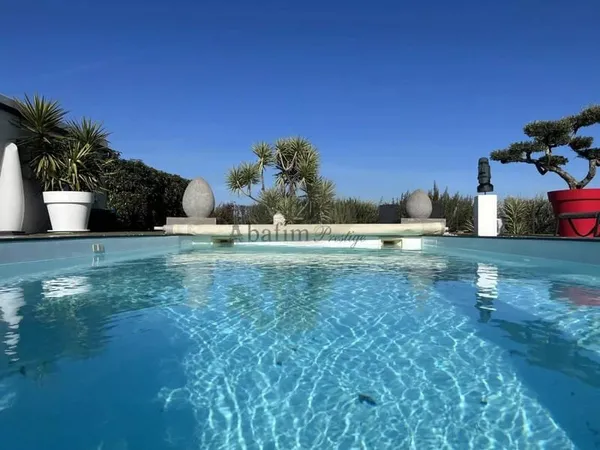Villa 8 pièces 260 m²