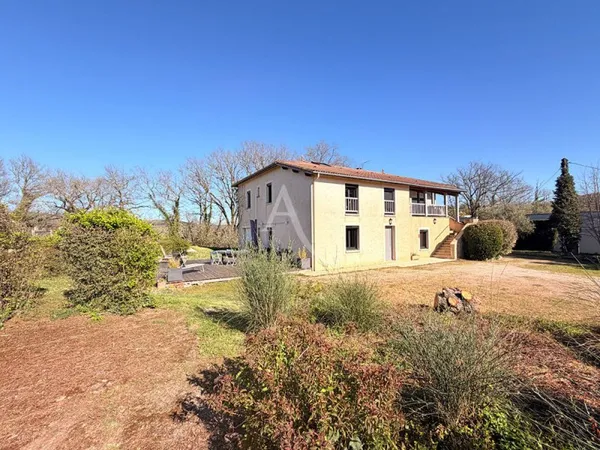 Maison avec vue dégagée, piscine, 5 chambres