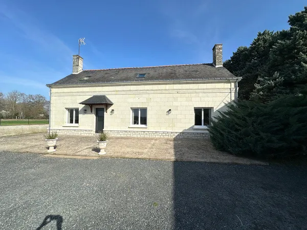 Maison - Longére à vendre 6 pièces VILLEBERNIER (49400) - restauration compléte 156m² et 8960m²