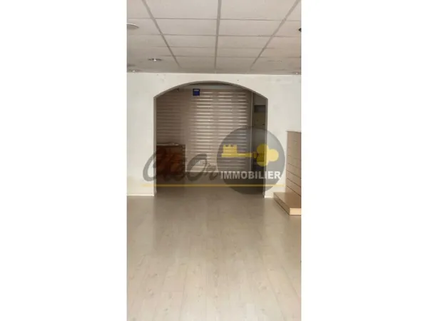 Local commercial 2 pièces 63 m²