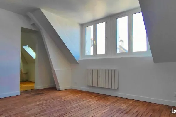 T2 bis lumineux refait à neuf - 39,2 m² - dernier étage - box - Châteaudun - proche gare
