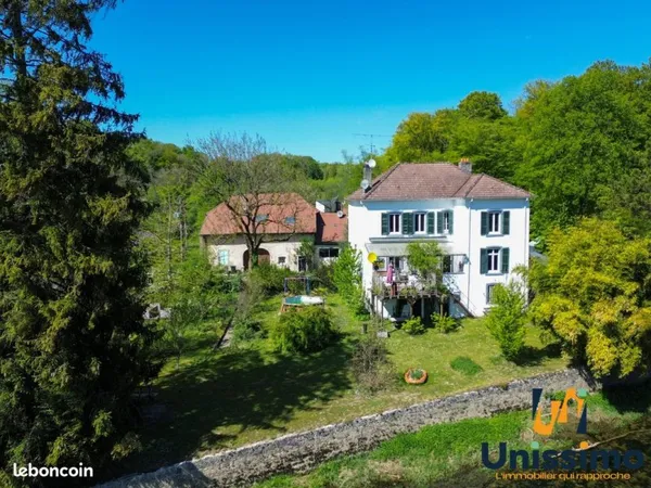 Propriété 7 pièces 180 m²