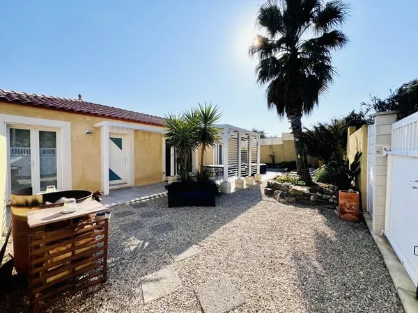 Villa 7 pièces 162 m2 habitables + 62 m2 d'annexes Terra