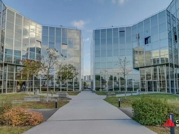 Bureaux 296 m²