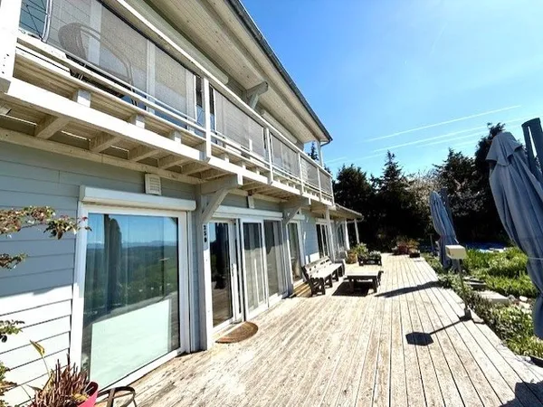 BEZAC : CADRE EXCEPTIONNEL : VILLA PASSIVE DE TYPE 5 207 M2