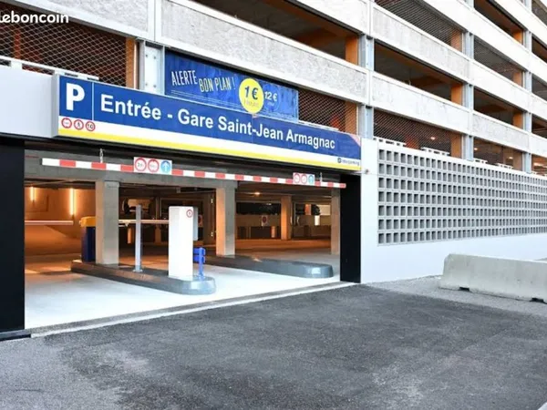 Place de Parking Proche de la Gare