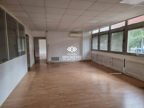 Bureaux 210 m²