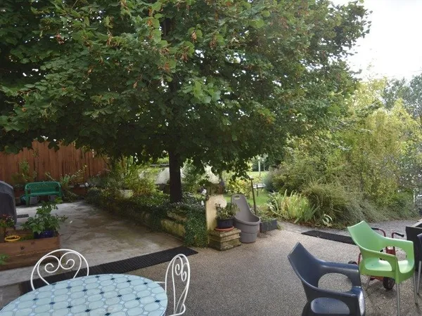 Proche Chauffailles - Maison pierre - 7 piéces dont 4 chambres- 137m²