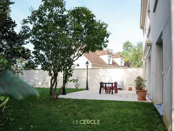Maison 6 pièces 220 m²