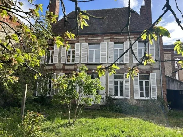Maison Vente L'Aigle 10p  274000€