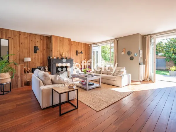 Maison 9 pièces 196 m²