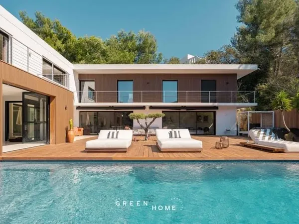 Propriété 6 pièces 292 m²