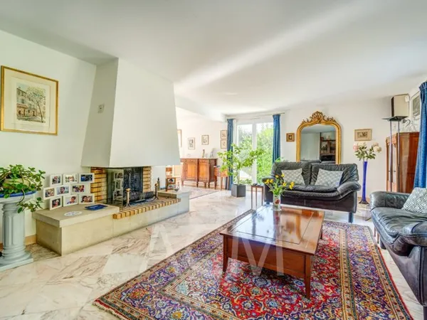 Maison Le Mesnil Le Roi 7 pièce(s) 155 m2