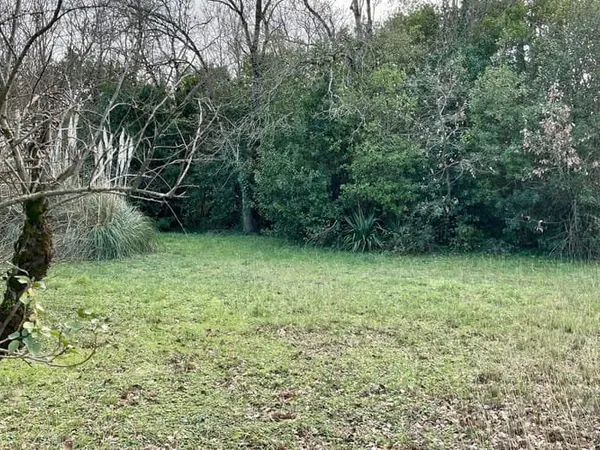 Terrain 396 m²