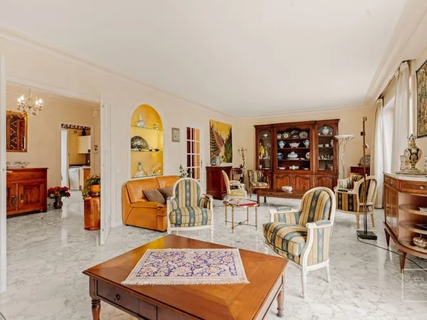 LYON 6, TRIANGLE D'OR, BALCON & LOGGIA, 124.79m²