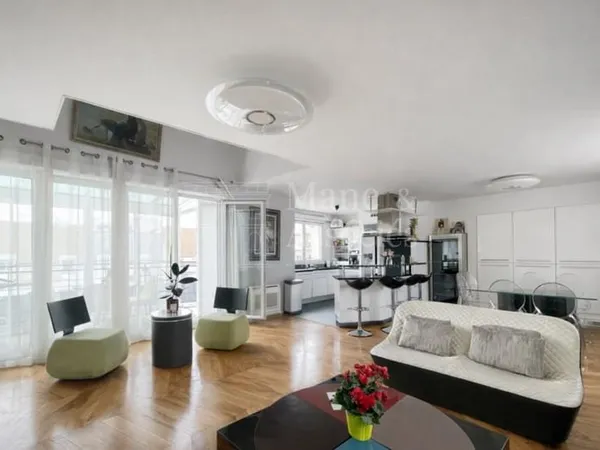 Duplex avec terrasses et véranda Dernier étage