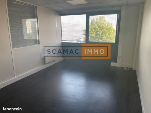 Bureau 105 m²