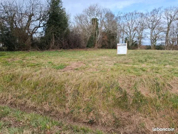 Terrain constructible 900m²