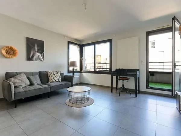 T3 EN ETAGE AVEC BALCON