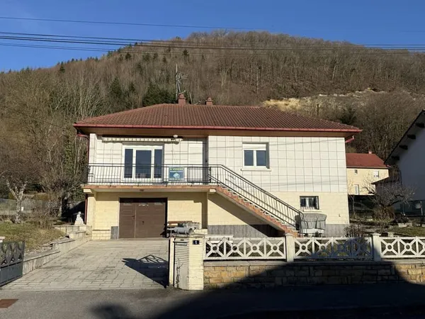 PONT DE ROIDE - MAISON SUR SOUS-SOL