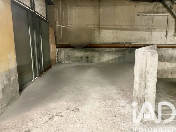 Parking 12 m²