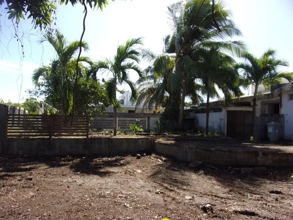A VENDRE - SAINT-FRANCOIS MAISON A RENOVER DE TYPE T4