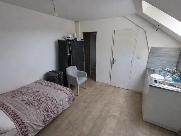 Studio 1 pièce 14 m²