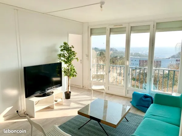 Grande chambre en colocation à Mont Saint Aignan